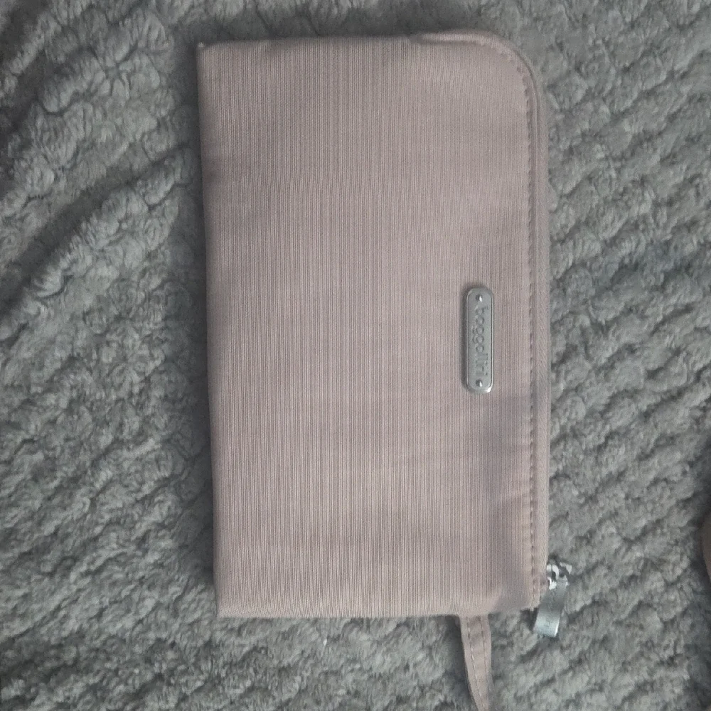 Baggallini Pink Crossbody Bag - Picture 3 of 8